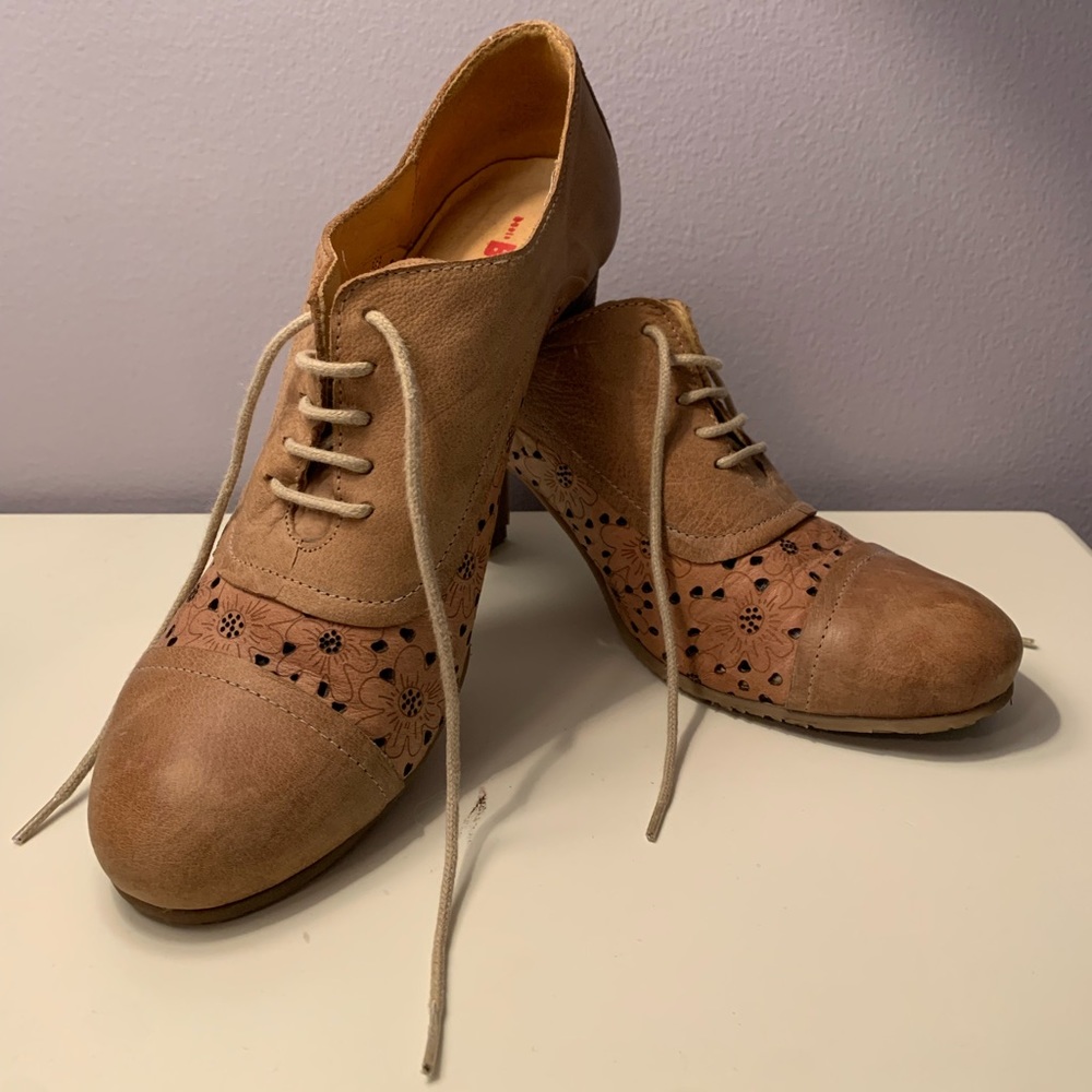 Brako Leather Lace Heels